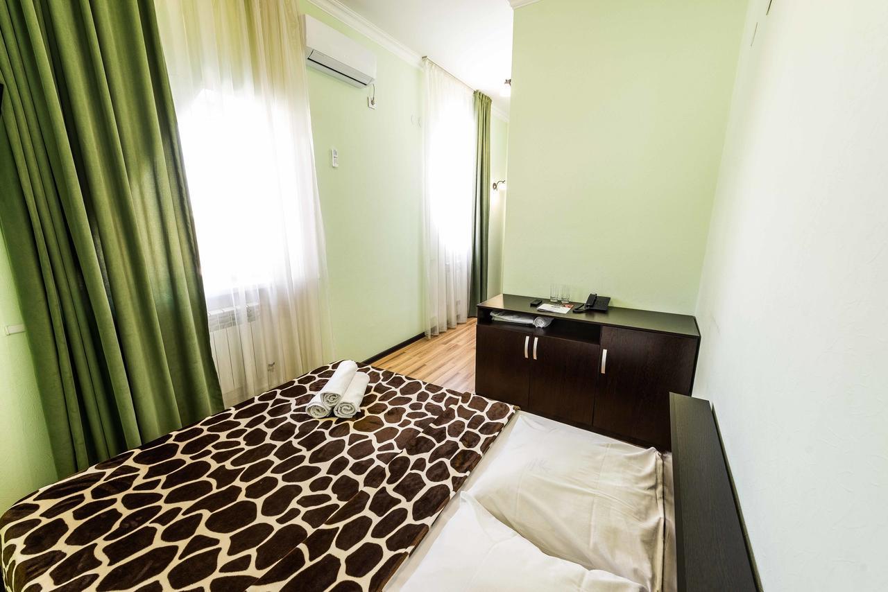 Adler Hotel Астана Екстериор снимка