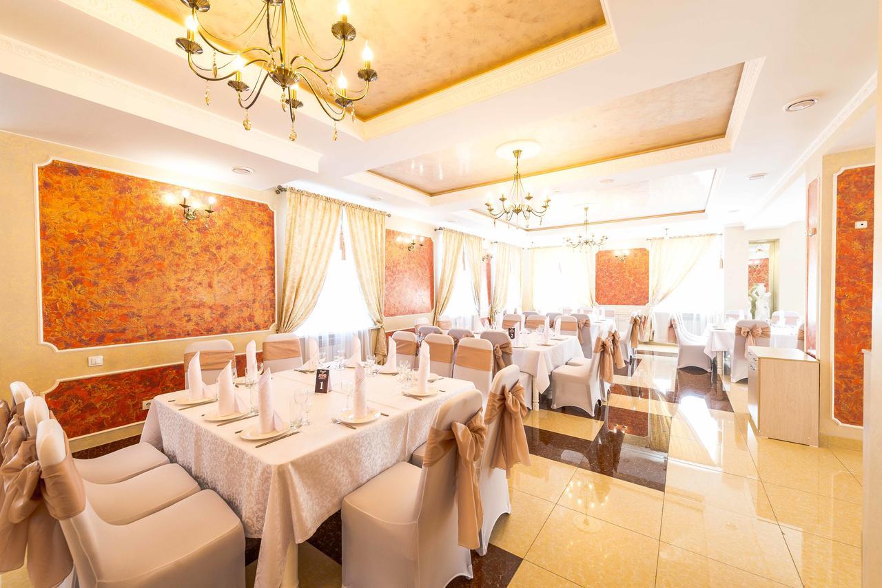 Adler Hotel Астана Екстериор снимка